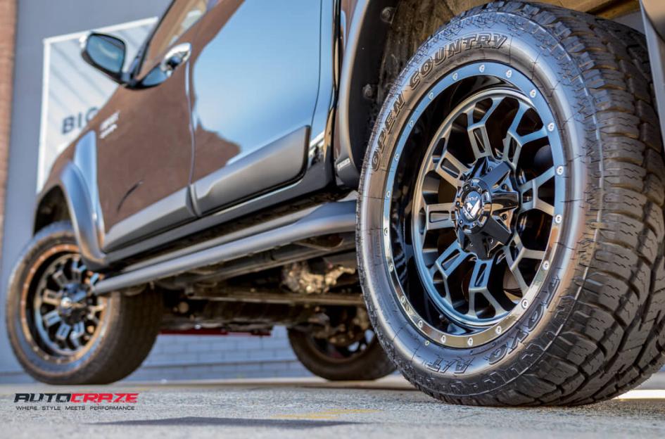 TOYOTA HILUX N80 4WD CRUSH GLOSS BLACK DOUBLE DARK TINT